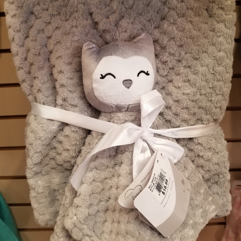 Grey blanket with owl blanket